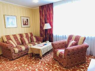 Гостиница Славянка Челябинск Двухкомнатный люкс (Suite Superior)-8